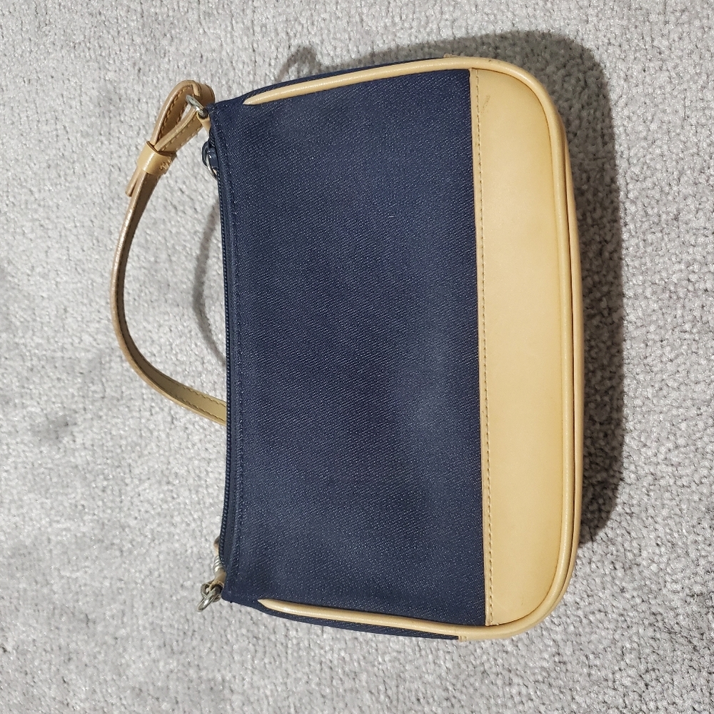 Q&A Handbag - Picture 2 of 5